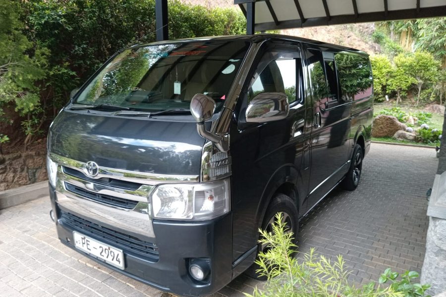 Toyota Hiace Flatroof Van