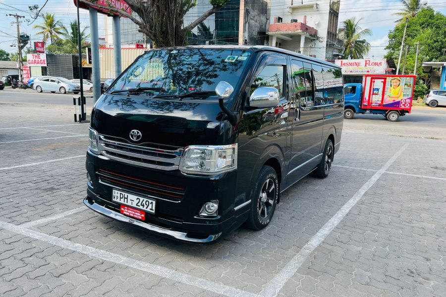 Toyota Hiace Flatroof Van